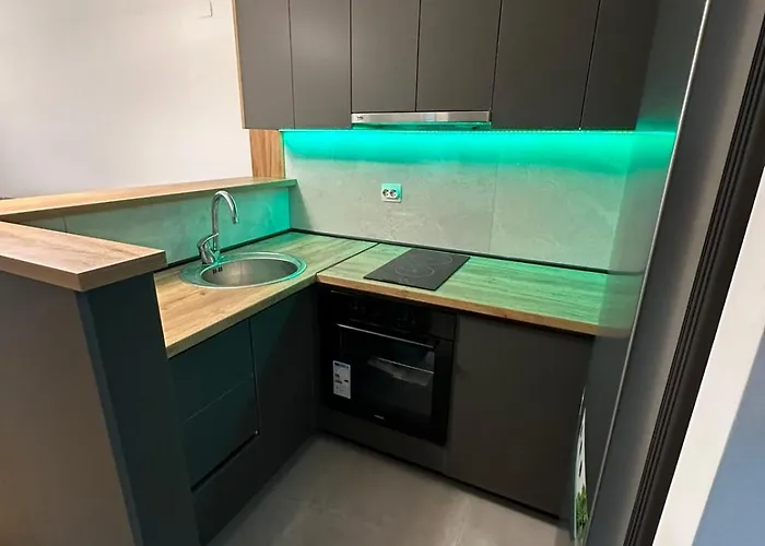 Apartment Remote Work - *